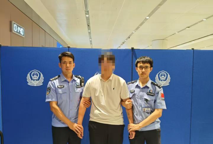 #NIA一线直击#【北京：抓获1名网上在逃人员】6月28日，北京边检总站大兴机场