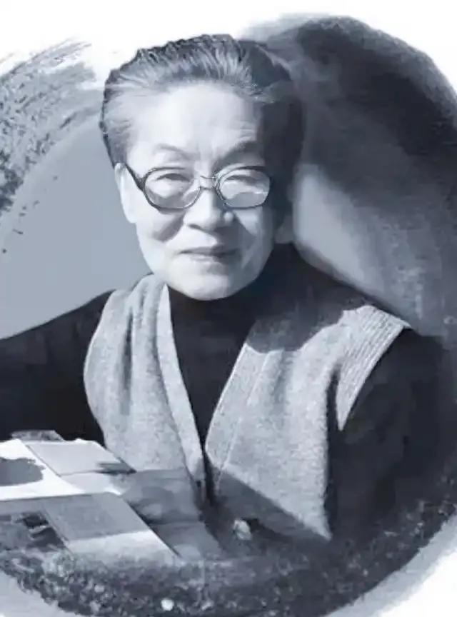 杨绛有一句话说得好：
“婚姻到最后，拼的不是爱情，而是人品和责任，是遇事时的担当