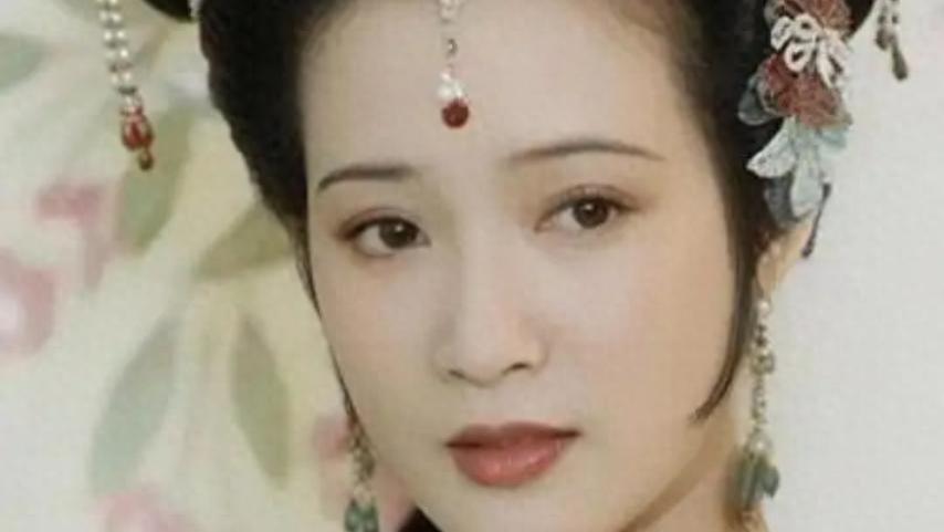 何晴脑癌北京病逝，葬礼仅亲友参加，许何捧骨灰盒，廖京生憔悴现身