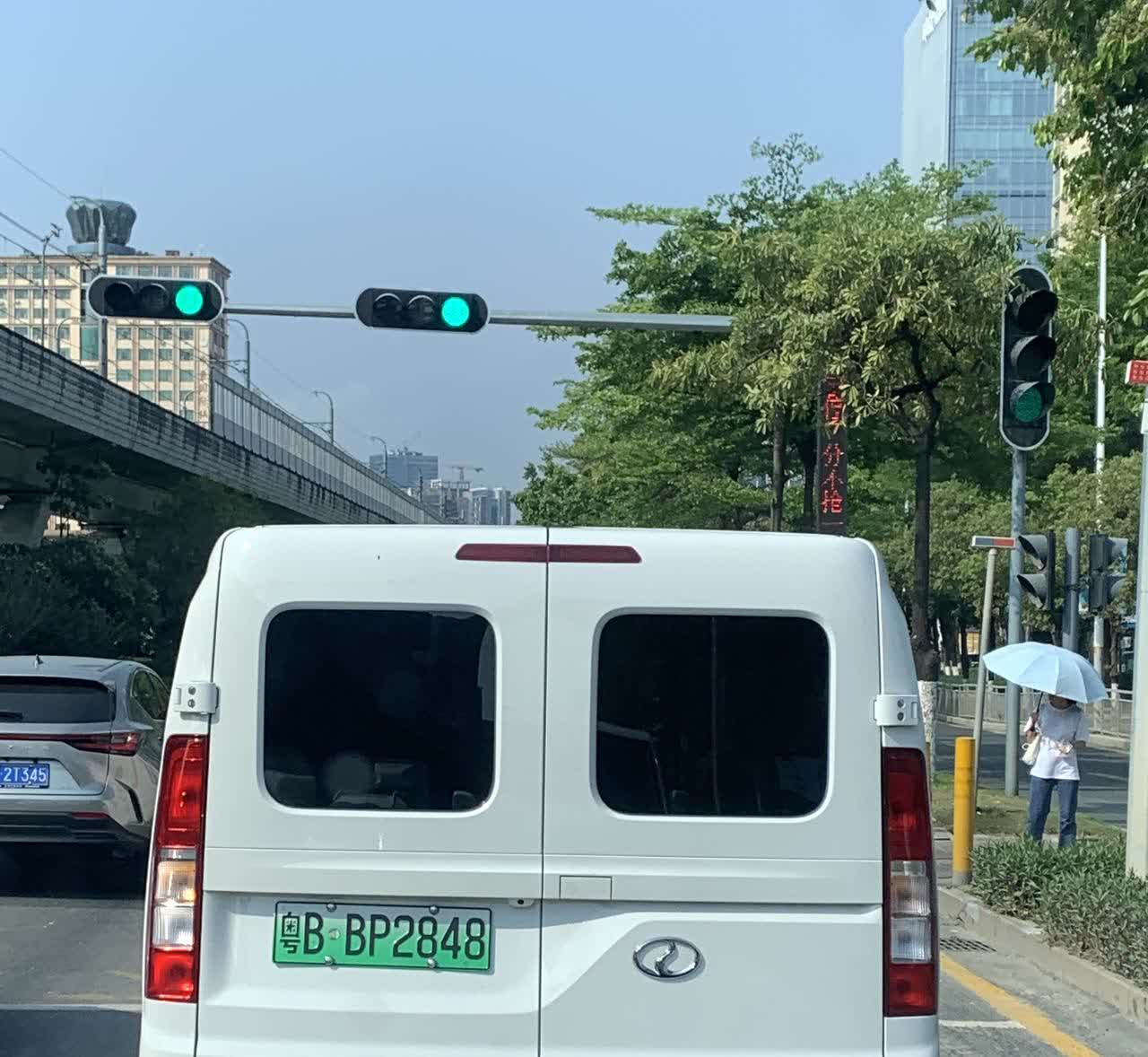 赛力斯果然是造面包车的，之前说还不信见识了