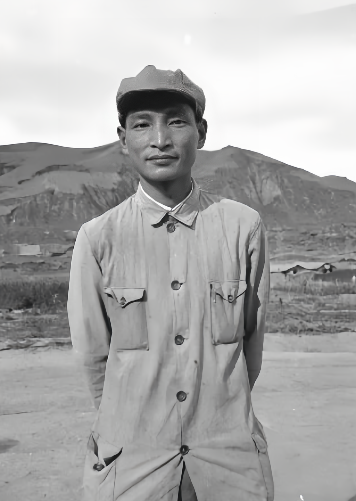 陈云的地位曾经不但在邓小平之上，还在毛主席之上。1934年1月，中共六届五中全会