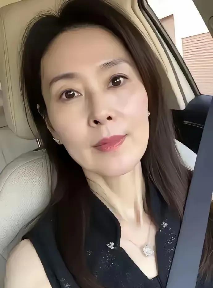 我最近想明白一个事儿：人到老了，攒太多钱其实真没太大意思，因为到时候，钱也用不上