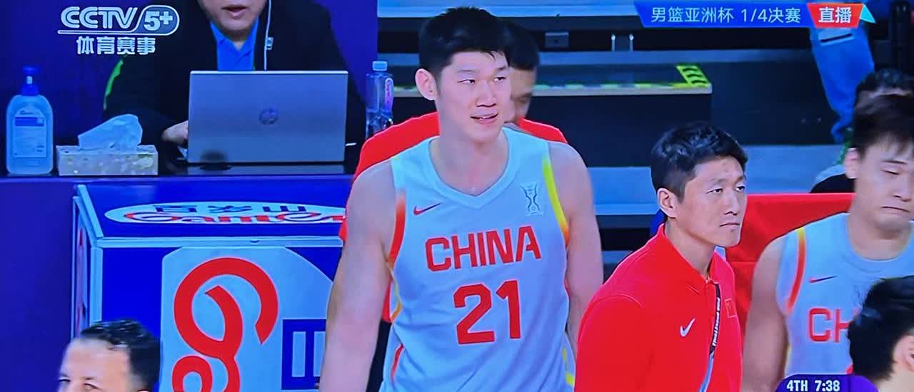 真的是外行看热闹，内行看门道！

难怪周鹏说：有些人打弱队刷数据那是谁都比不