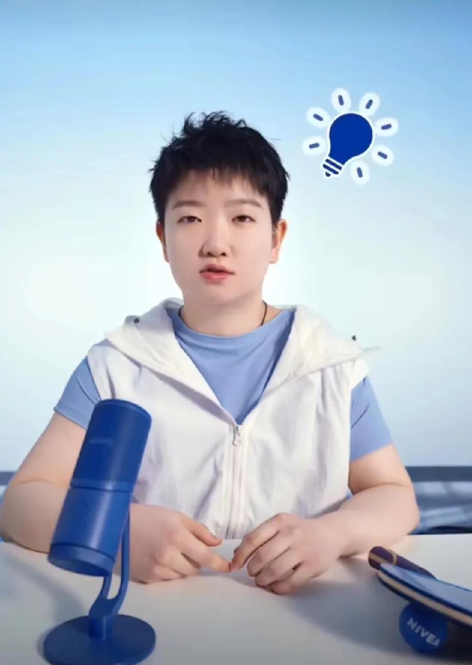 又是被圆脸妹统治的一天!
清爽，端庄，可爱，干净，漂亮，乖巧，灵动……
嘿嘿，