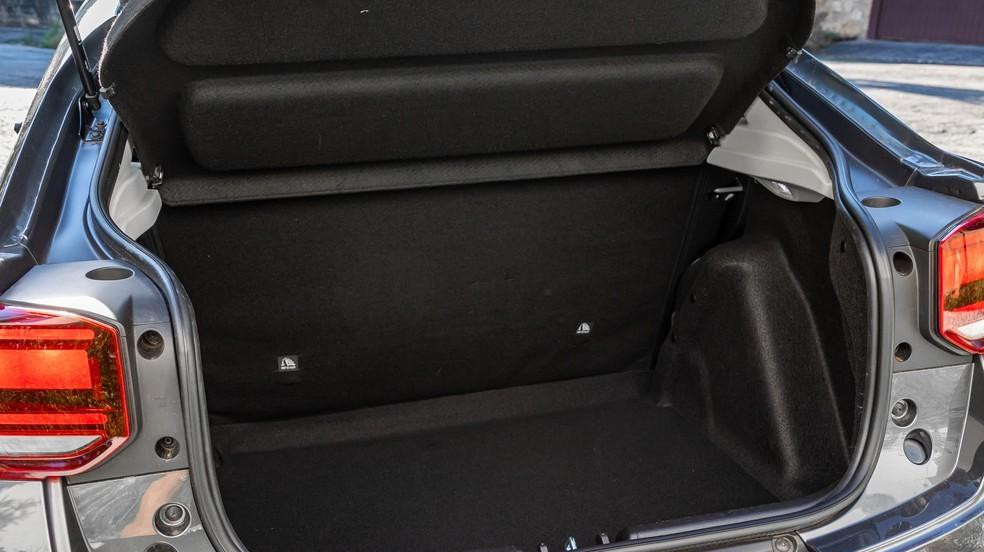 雪铁龙Basalt 1.0自然吸气手动SUV：经济实惠