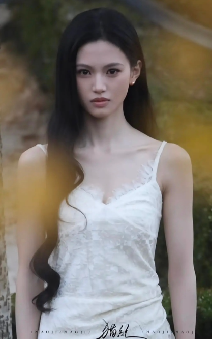 沈雨洁长得好像孙珍妮 ​​​