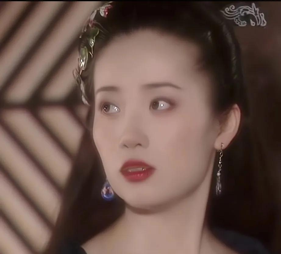 李建成刚倒在玄武门的血泊里，李世民就转身冲向太子府。他没有停下脚步，也没有回头看