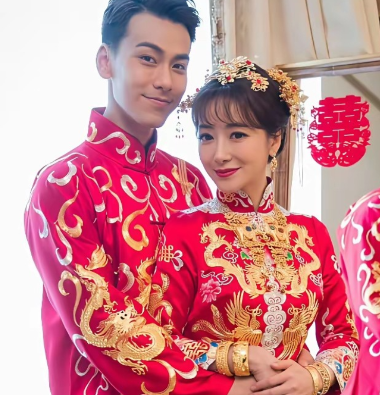 家人们！陈紫函戴向宇这对真锁死吧！哪还会离婚啊！
 
陈紫函都50了，2022年