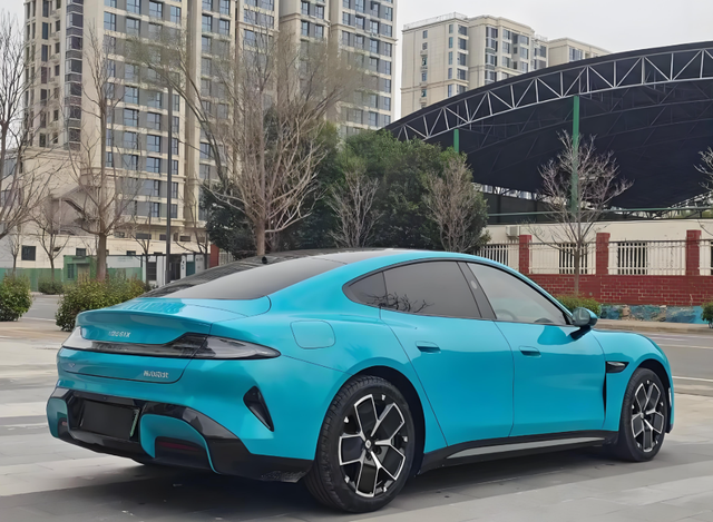 【小米 SU7 让我觉得 “等等党” 赢了】
提车俩月的小米 SU7 车主的我，