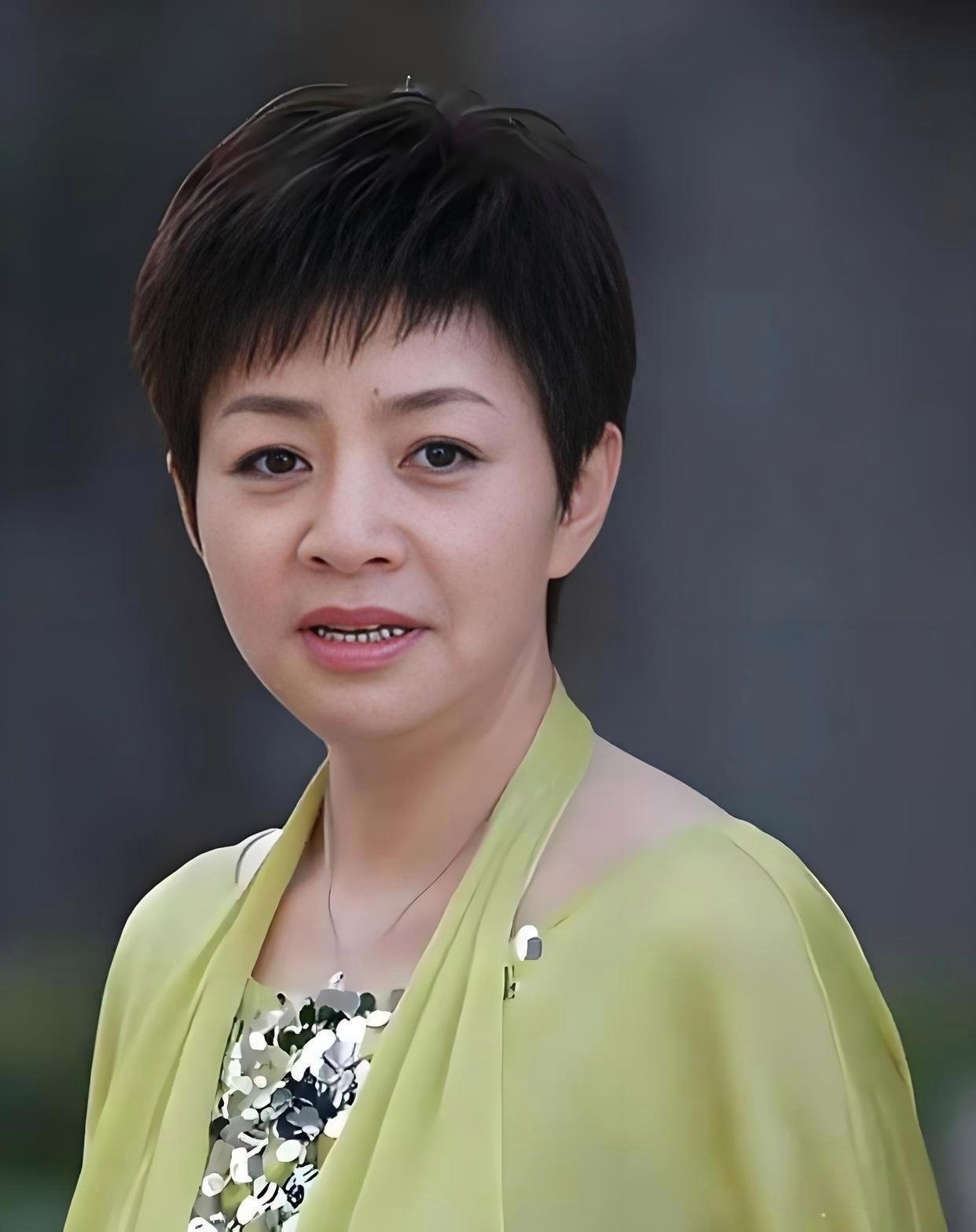 宝子们，宋丹丹这操作简直绝了！直接把千万别墅公证给孙子，还让孙子随母姓，把英达那