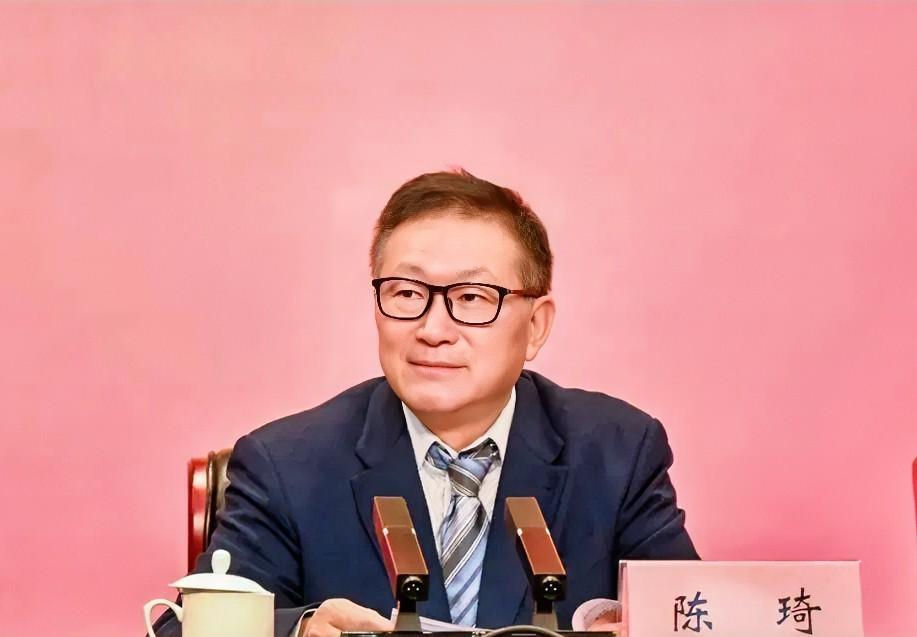 #高看南通# 据南通市纪委监委消息，南通经济技术开发区党工委原副书记、二级巡视员