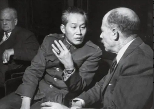 1988年，民进党多次找孙立人，要他揭露蒋介石的暴行，但都被他拒绝。众人询问缘由