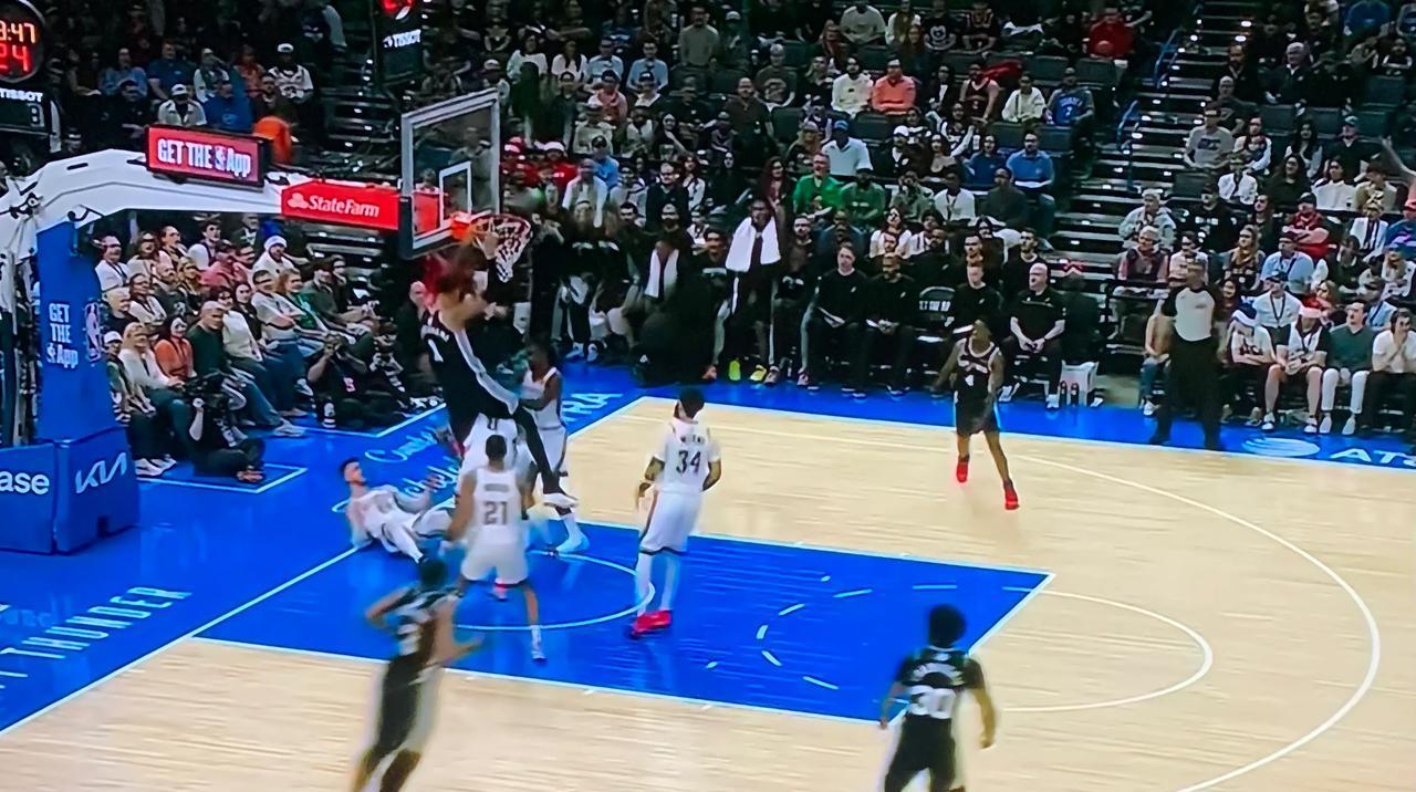 #NBA圣诞大战# 
北京时间12月26日清晨6点，NBA圣诞大战结束了第二场比