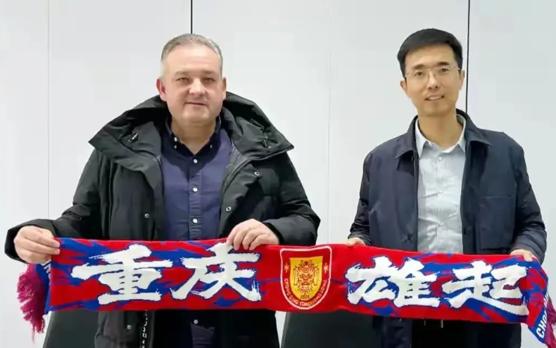前半程疯狂赢球，后半程疯狂刹车，重庆铜梁龙这是要干什么，难道又不想冲超了？
昨晚