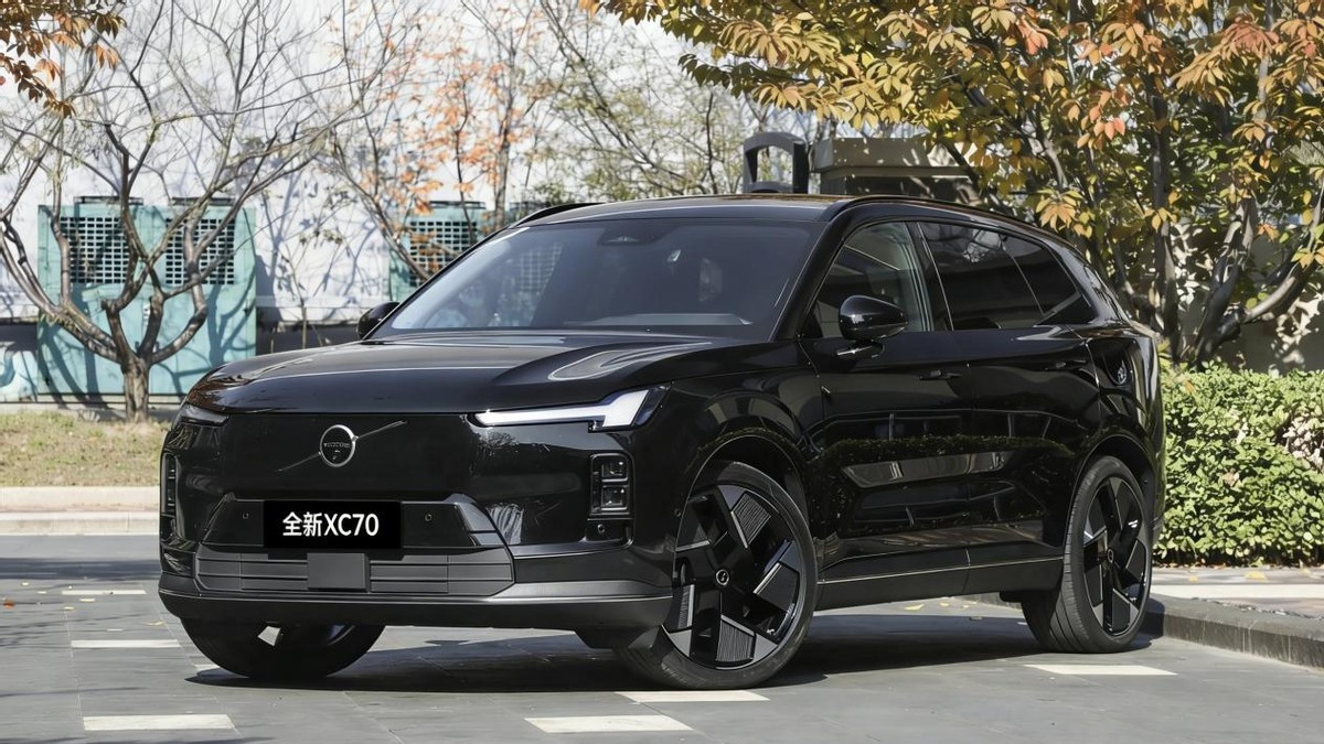 两大豪强对决：全新XC70 VS 全新Q5L，谁才是真“全能”豪华SUV？