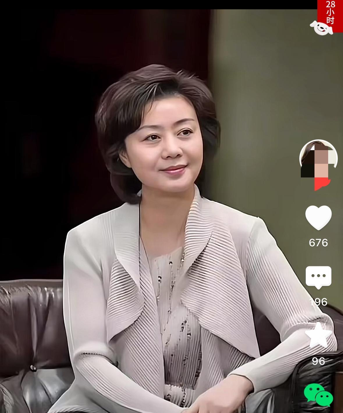 相信李胜素和于魁智的人品，传播私人聚会照片的人才可恶。聚会照片侧面，是角度问题，