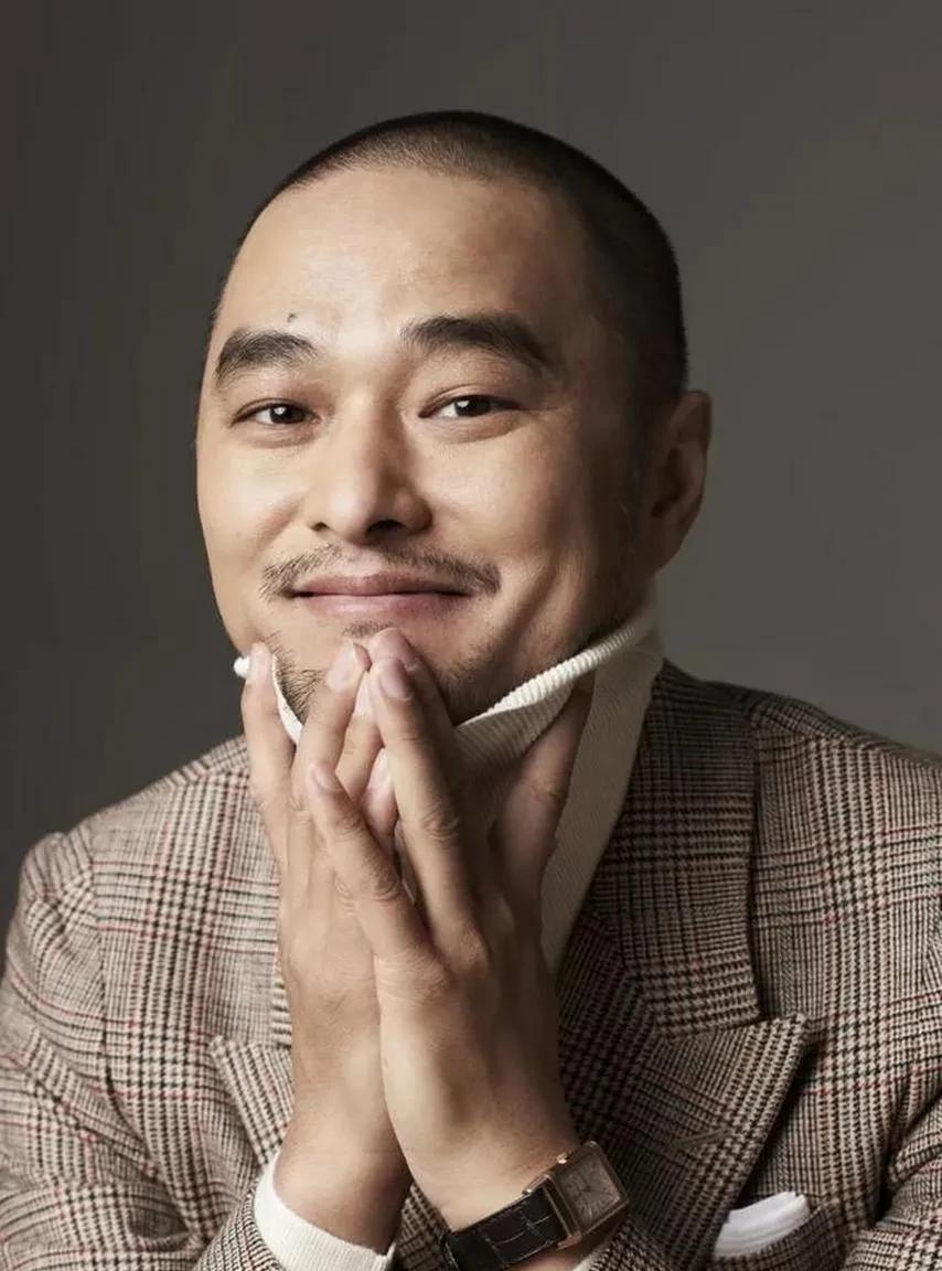 作家冯唐说：
“人生最好的状态就是销声匿迹。人生除了赚钱，其实不需要那么多的社交