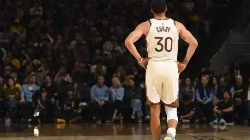 库里大腿股四头肌挫伤，最少缺席2周，战绩遭重大考验