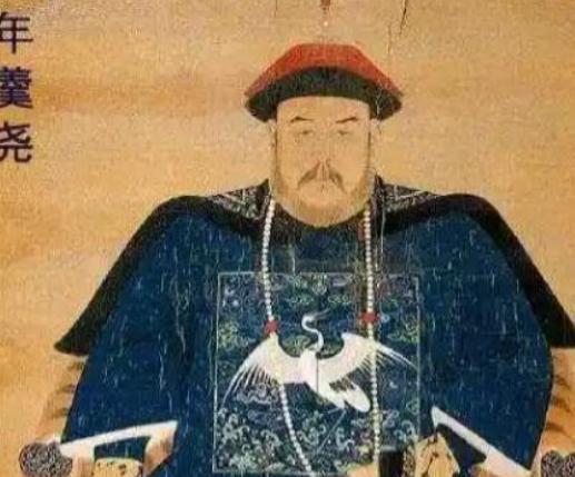 1725年，年羹尧得知消息自己将被问斩，索性将已经怀有身孕的小妾送给了一个落魄秀