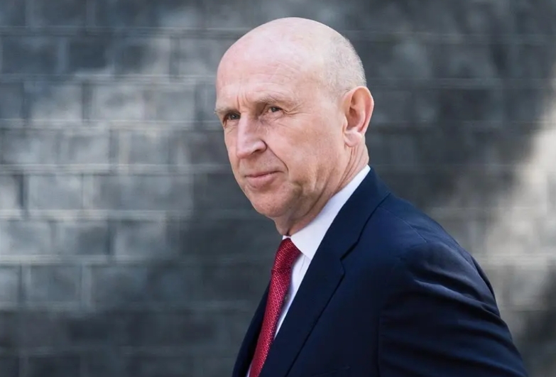 英国不像德国，他们是真不怕俄罗斯。英国国防大臣约翰·希利承诺，在2026年4月前