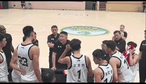 破案了！徐昕签广州4年B类合同，广东留回购权，他与杜锋关系并没那么僵

徐昕