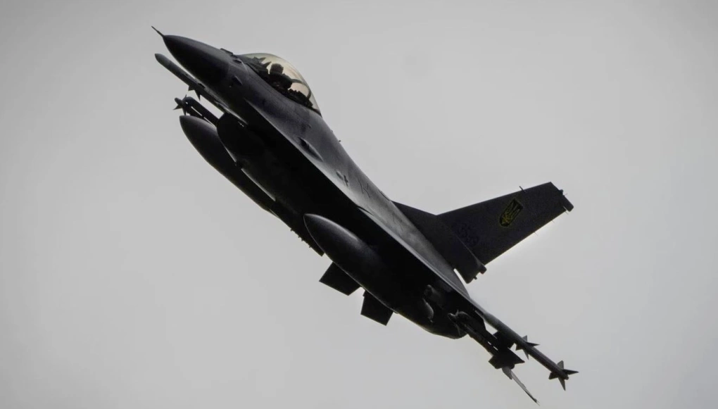 乌克兰F-16战斗机在与俄罗斯无人机交战时坠毁

乌克兰称，一架F-16战斗