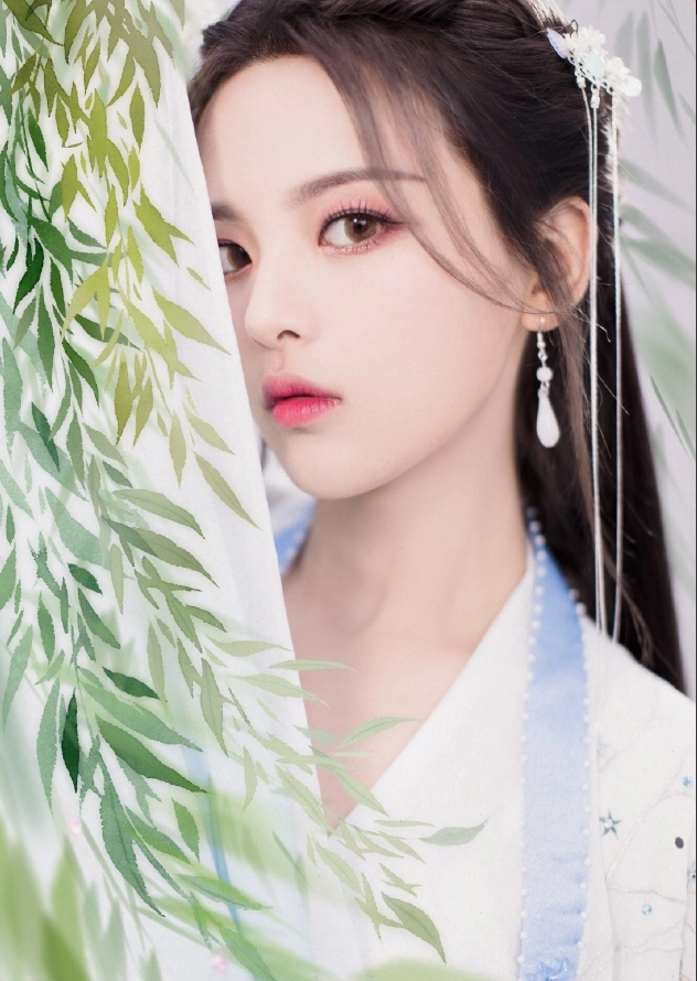 杨超越妹妹古装是真的好漂亮