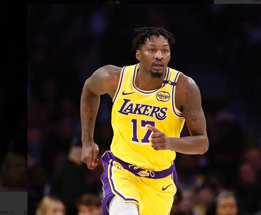 据 ESPN 报道，多里安·芬尼·史密斯正在考虑拒绝湖人队的球员选项，试水自由球