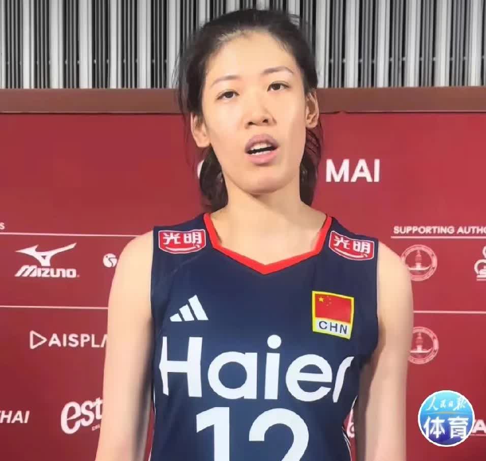 女排世锦赛伤病初愈的李盈莹连续两场首发出场，对此许多喜欢李盈莹的球迷既高兴又有些