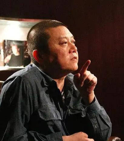 突然觉得要解放台湾，王朔的办法还真有点妙！他认为根本不用动武就能拿回台湾：直接宣