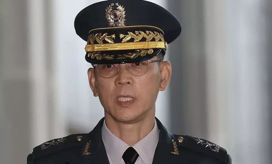 韩国首尔中央地方法院驳回无人机部队司令官金龙大的逮捕令后，22日内乱特检组正在研