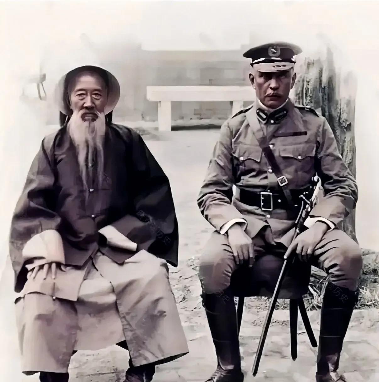这就是张之洞真实的样貌，都看看吧！这可不是演员所扮演的，而是货真价实的历史珍品，