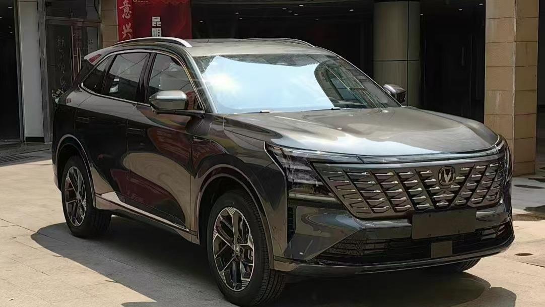 15万预算想买家用SUV，看看这两款，2.0T配爱信8AT，耐用省油
