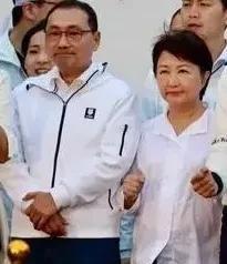 卢秀燕真是“淡定”，台中国民党部被查，她仅回“谢谢”一走了之。
今日，因“死亡连