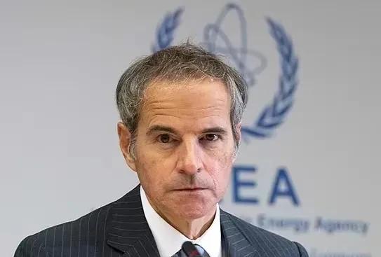 试问特朗普
你这是
干了一件什么事
国际原子能机构总干事
罗西表示
被美国袭击的
