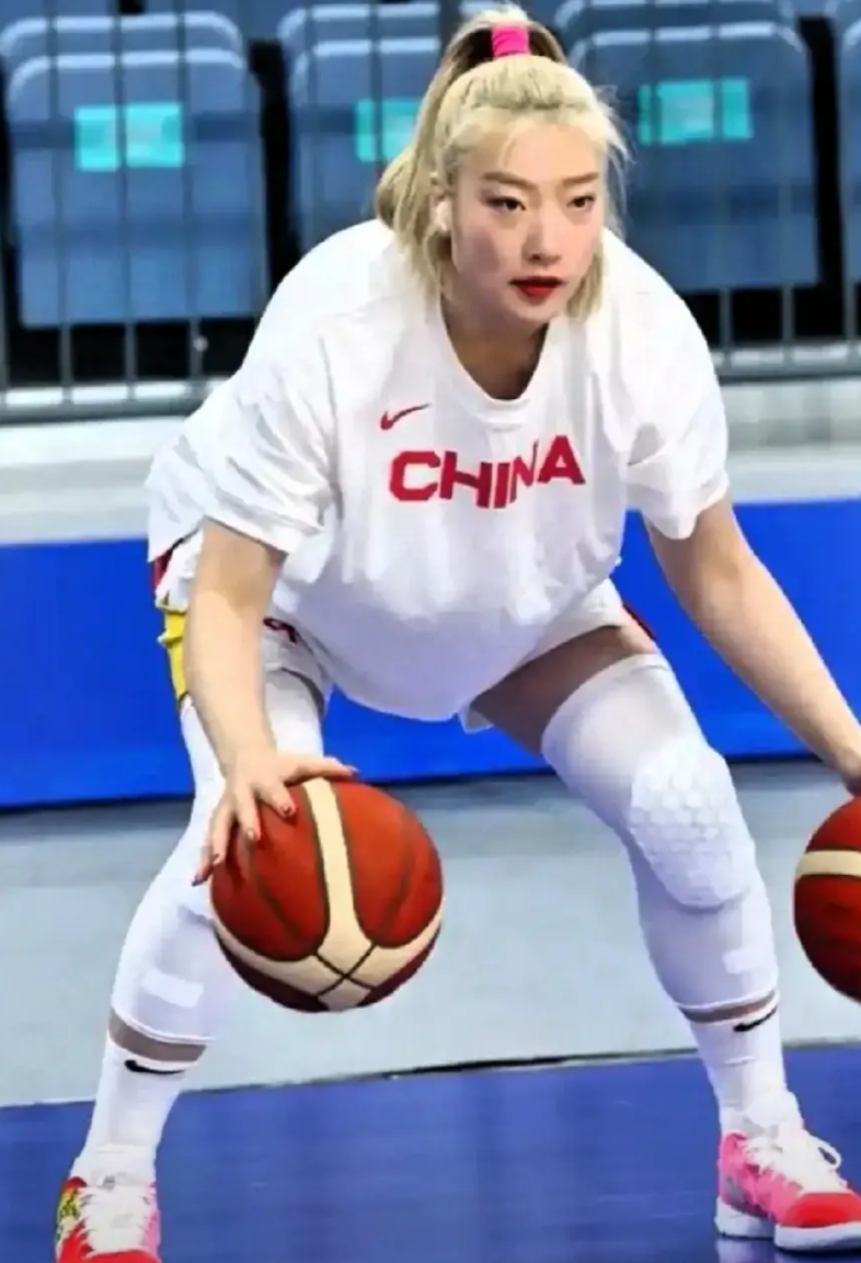 如果有李梦，中国女篮是不是不会输给日本？
亚洲杯中国女篮憾负日本，很多球迷认为中