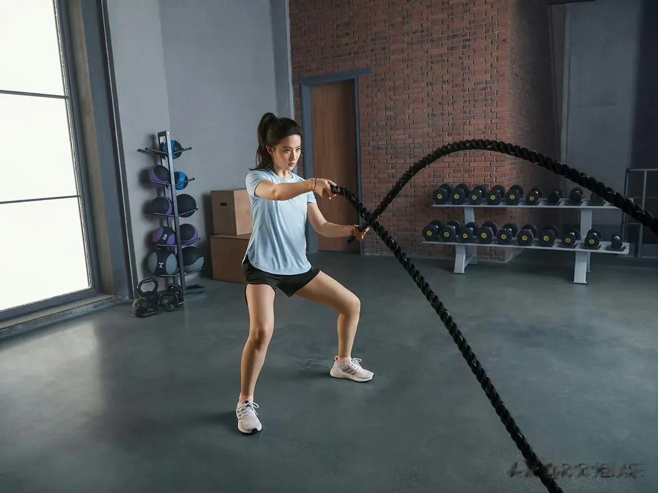 如果你的健身教练是明星刘亦菲，你还会三天打鱼，两天晒网嘛