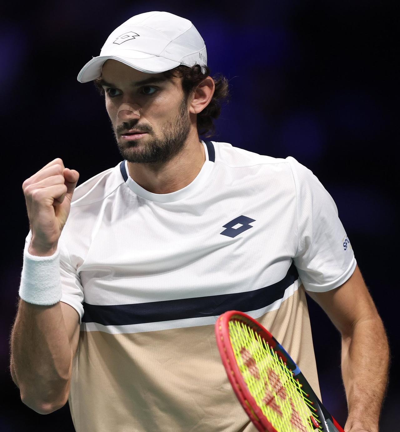 瓦舍罗，真·大师
尽管巴塞尔500赛男单首轮惜败弗里茨，但回到大师赛，新科上海大