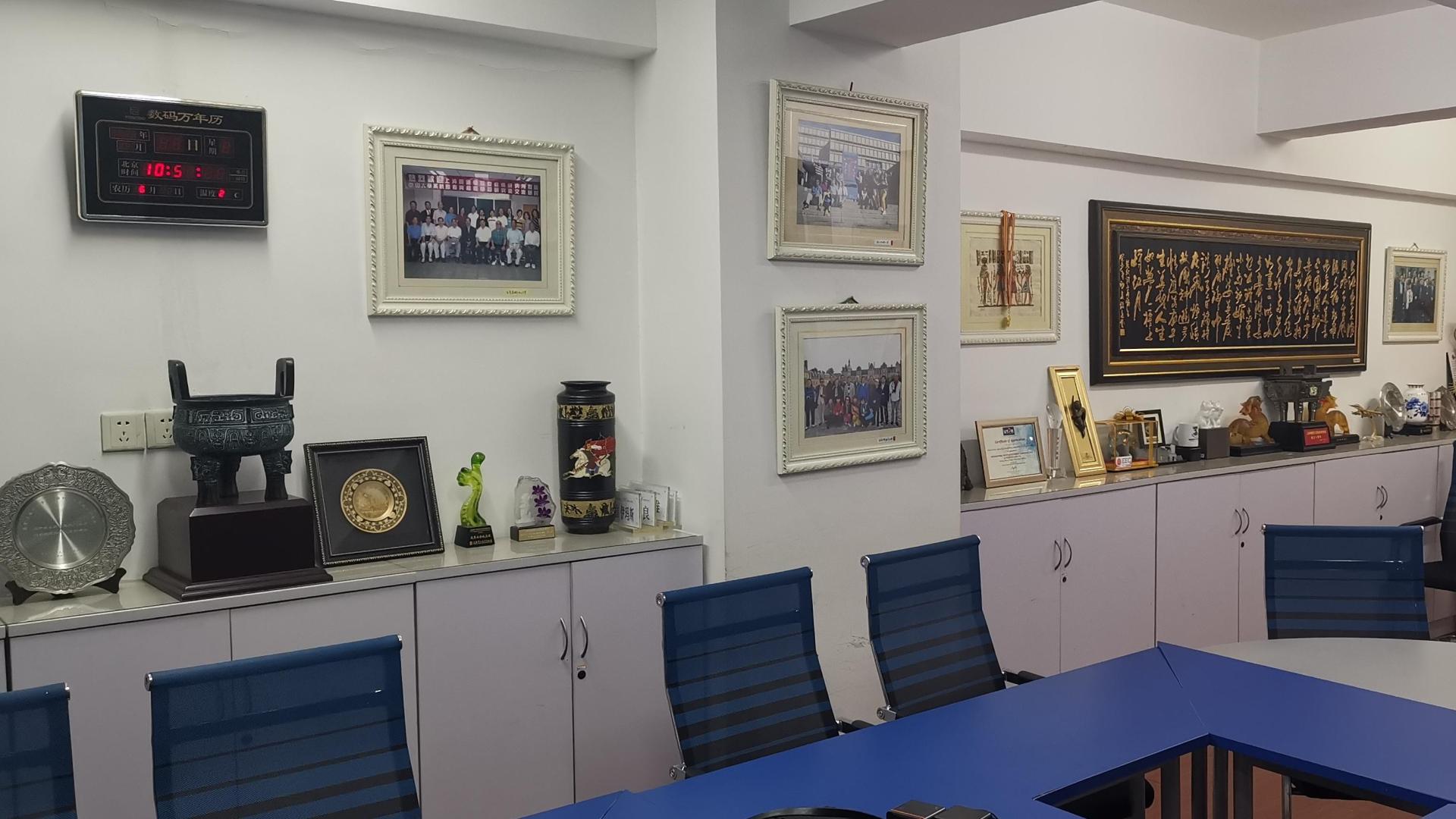 让人意想不到，中国机器人的全球密度排在第三