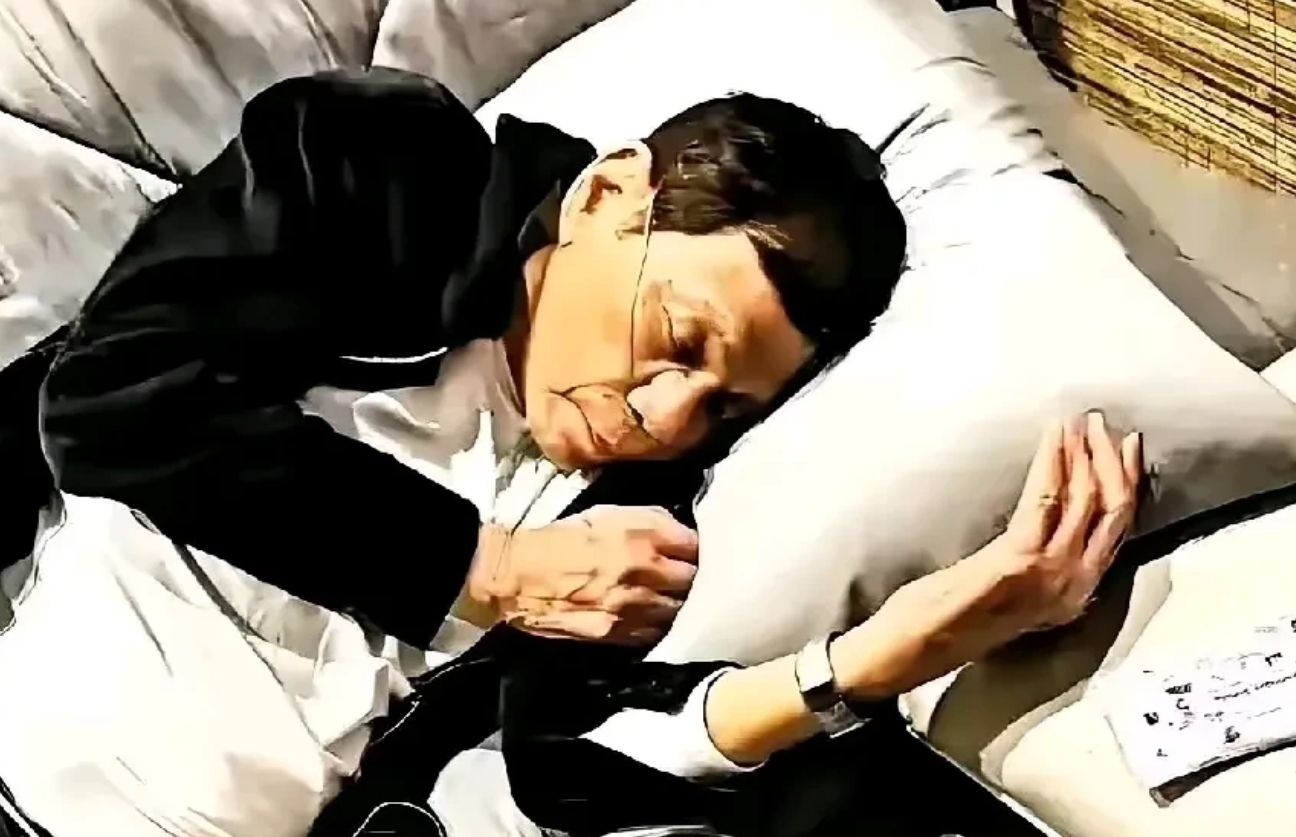 杜特尔特当下的境遇令人担忧。这位79岁高龄的前菲律宾总统，于3月20日因血压骤降
