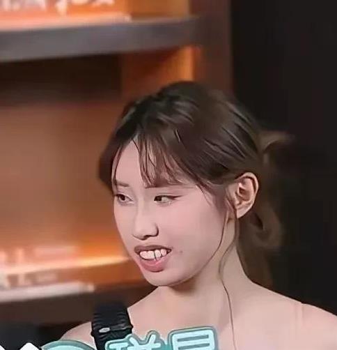 看看冯小刚的女儿徐小朵，就会明白基因的强大。
另外你也会明白，但就长相这一块，除