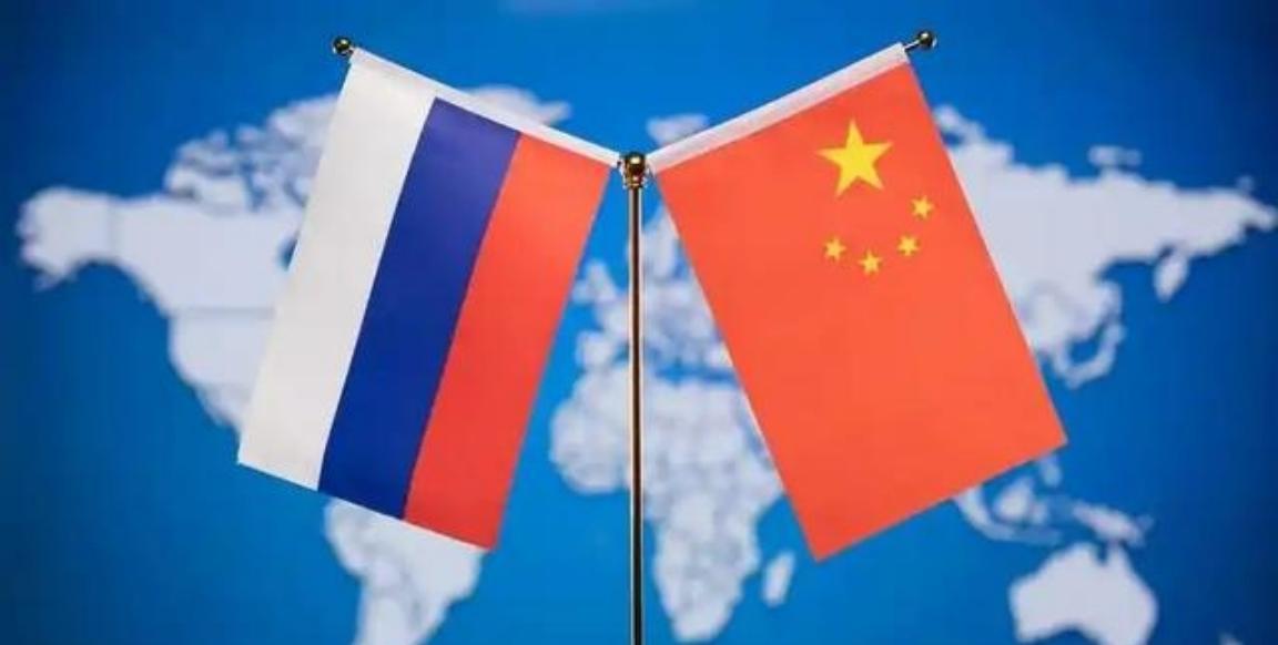 俄罗斯如果投美反中，就等于自己作死，俄罗斯大动脉被中国拿捏得死死的。经济上，中国