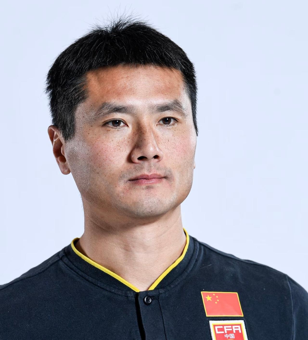 张玉宁最佳阵容投票：姆巴佩第1、 登贝莱第2 、凯恩第3！
邵佳一最佳阵容投票：