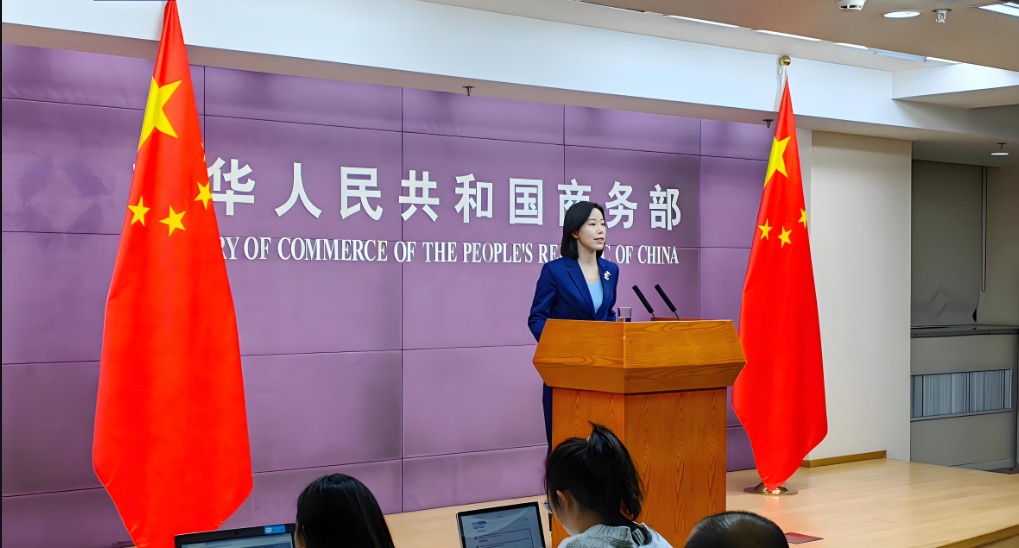 中国警告美国勿逼迫他国











美国逼其他国家不跟中国做生意，太霸