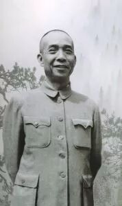 李富春一生所担任的职务，21年的国务院副总理，周恩来的得力助手