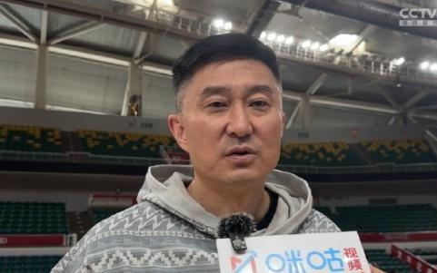 广东与山西G2比赛今晚开打，杜锋在今天球队赛前训练时接受记者采访，杜锋说这赛季外