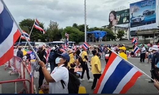 他信、佩通坦出大招，泰国王室、军方坐不住了！

为泰党刚刚宣布与人民党会晤，并提
