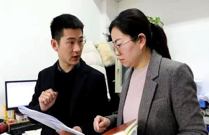 人的一生要顺势而为！

！

有个朋友前两年在地产圈混得风生水起，天天朋