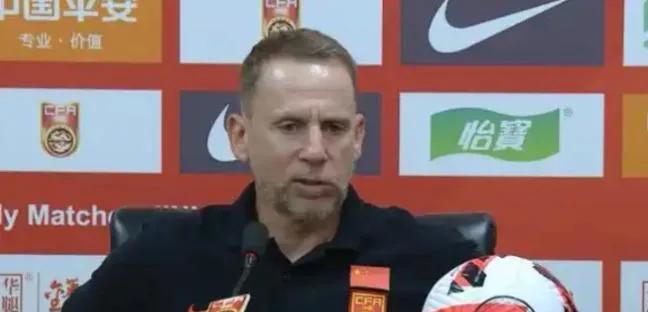 久尔杰维奇正式出任国足代理主帅！这也是球迷的心愿！会不会转正呢？应该东亚杯的成绩