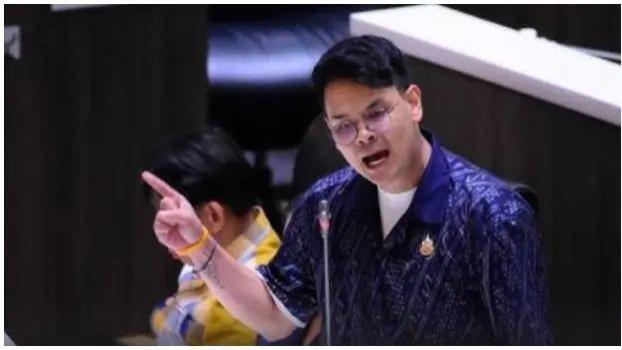 泰国大洗牌？他信刚放话“不同意走人”，陈乃温之子就公开反对！